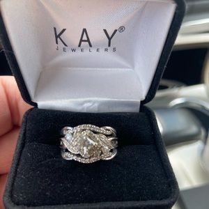 Diamond ring with guard